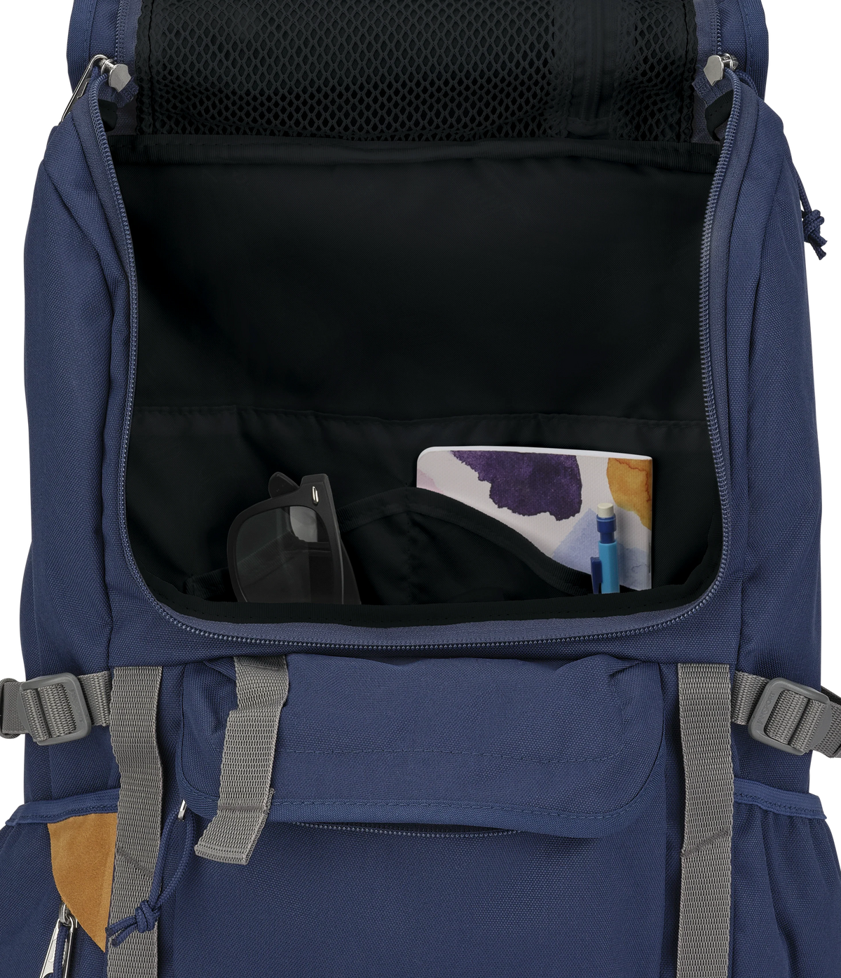 hatchet-backpack-i5 JS0A47J4003-DET3.webp