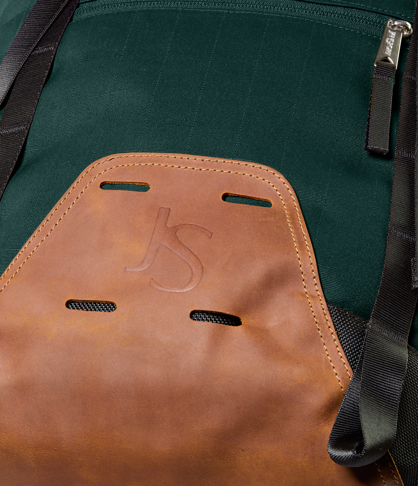cruiser-rucksack-t9 JS0A86EP7F7-DET4.png