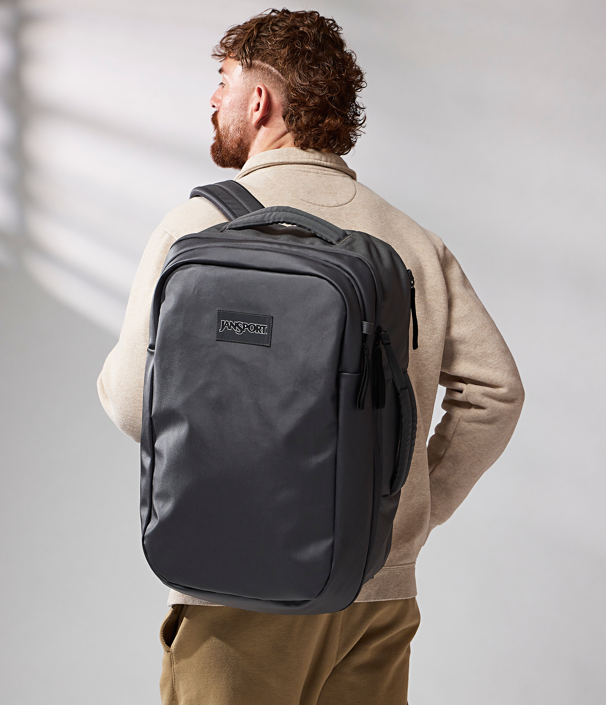 good-latitude-travel-pack-40l-i7 JS0A86EUDMX-MODEL.png