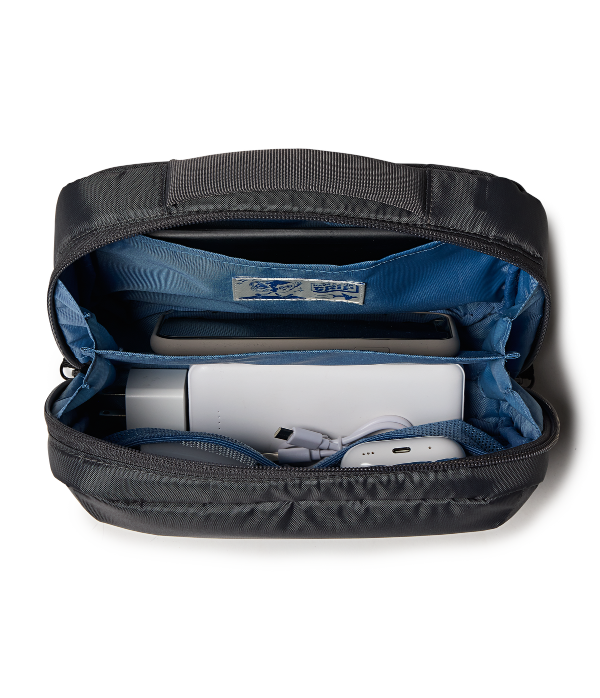 travel-pack-30l-tech-organizer-smokey-grit-set-v1 JS0A86EVDMX-DET3.png