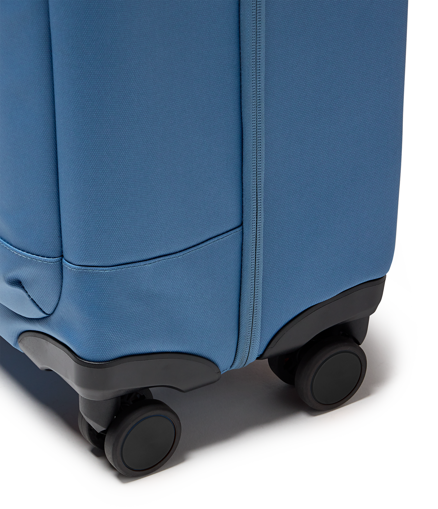 good-latitude-22-carry-on-i8 JS0A8E8BEW5-DET4.png